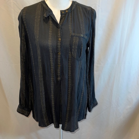 Free People women’s size Small flowy tunic w/ 5 buttons charcoal crinkle fabric - Picture 1 of 6